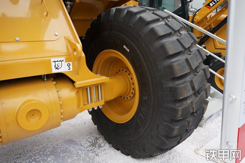 三一重工SW405K装载机局部