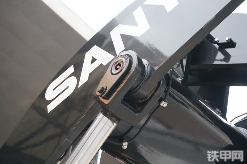 三一重工SW405K装载机局部