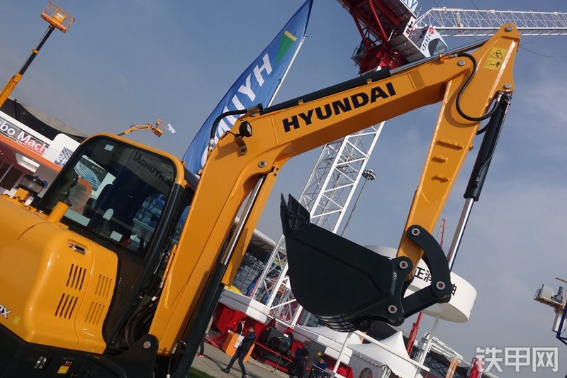 现代R66VS挖掘机局部