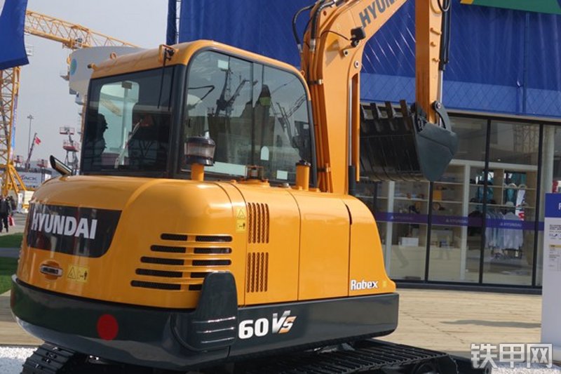 现代R66VS挖掘机整机外观