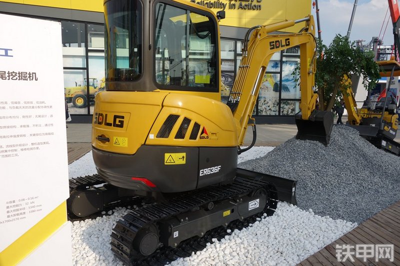 山东临工ER363F挖掘机整机外观