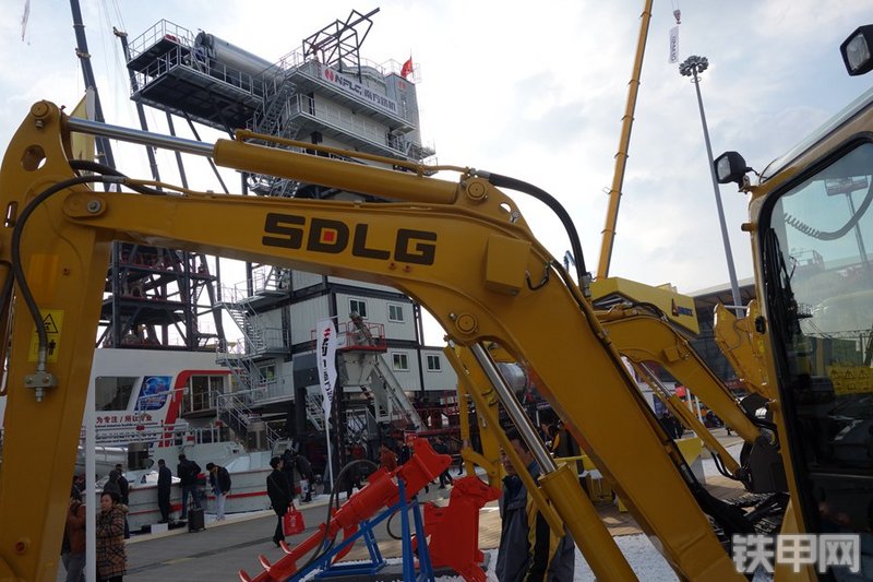 山东临工ER363F挖掘机局部