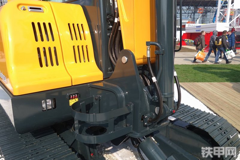 现代R66VS挖掘机局部