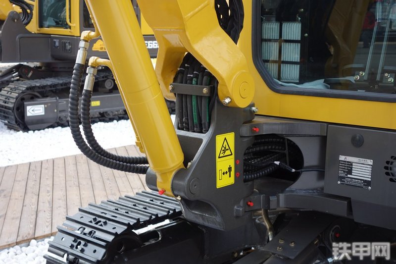 山东临工ER363F挖掘机局部