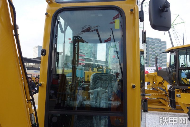 山东临工ER363F挖掘机局部