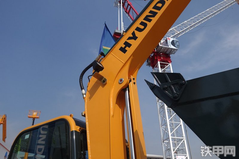 现代R66VS挖掘机局部