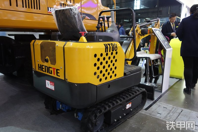 恒特重工HT08挖掘机整机外观