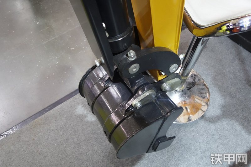 恒特重工HT08挖掘机局部