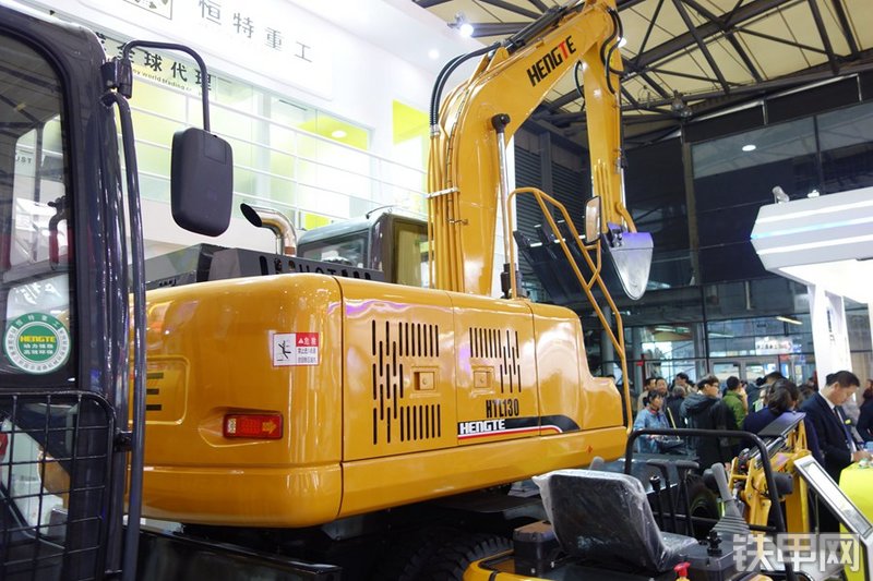 恒特重工HTL130挖掘机局部