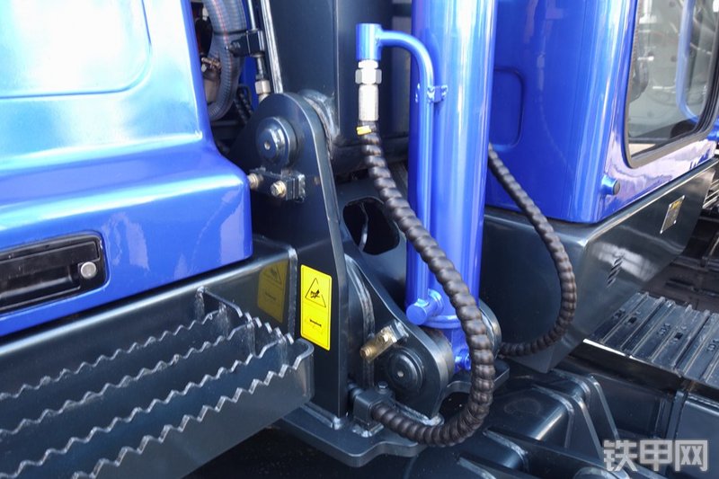 恒天九五JV75C挖掘机局部