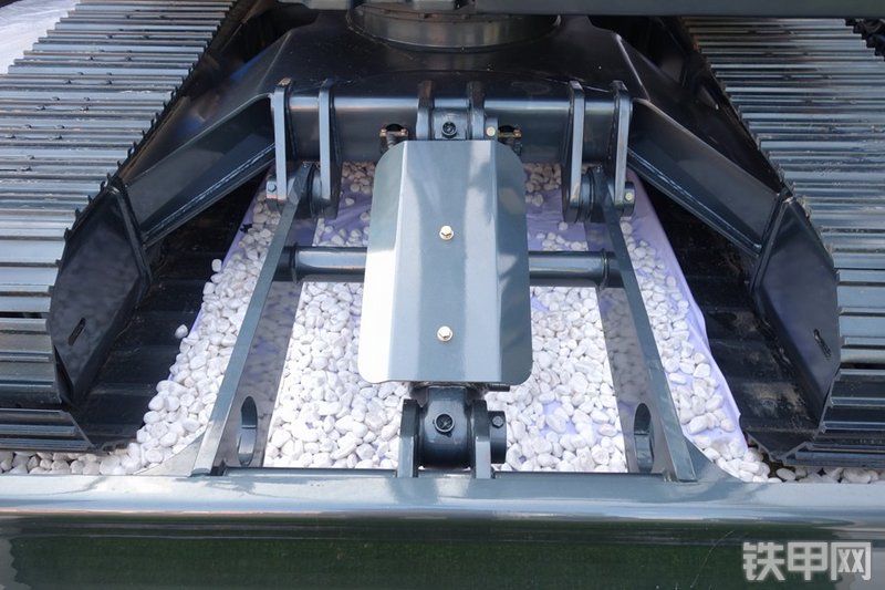 恒天九五JV75C挖掘机局部