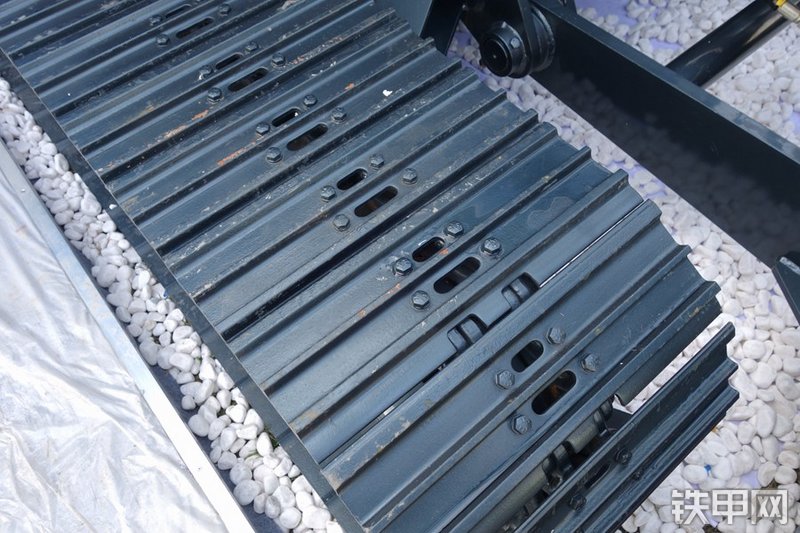 恒天九五JV75C挖掘机局部