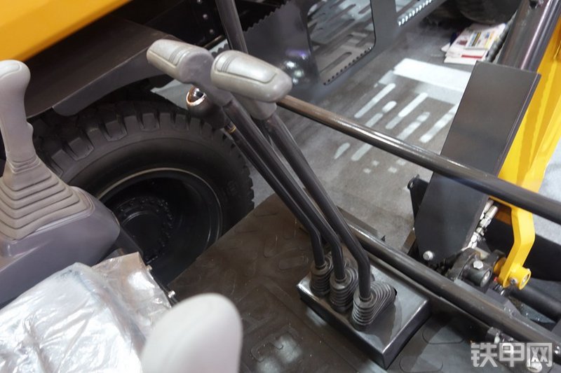 恒特重工HT08挖掘机局部