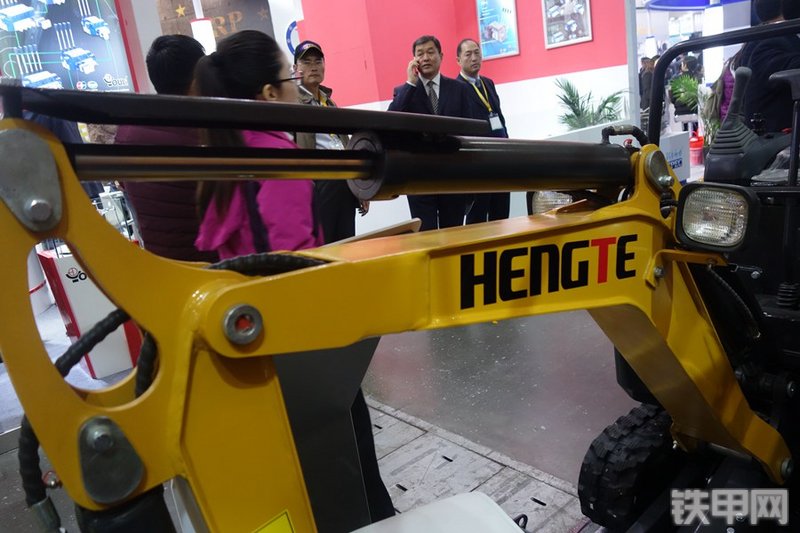 恒特重工HT08挖掘机局部