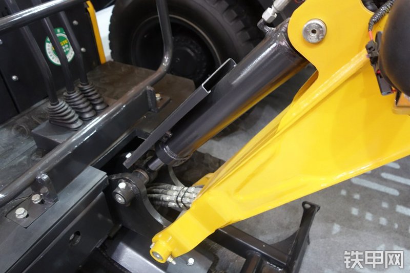 恒特重工HT08挖掘机局部