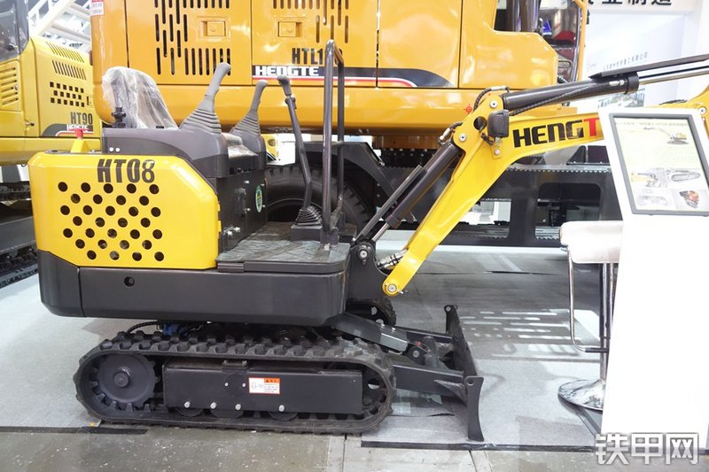 恒特重工HT08挖掘机整机外观