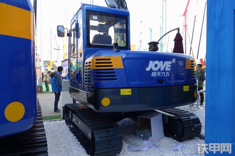 恒天九五JV75C挖掘机整机外观