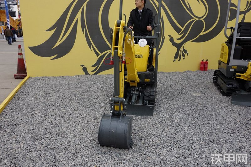 威克诺森803挖掘机整机外观