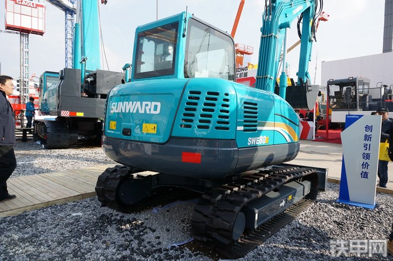 山河智能SWE80B挖掘机整机外观