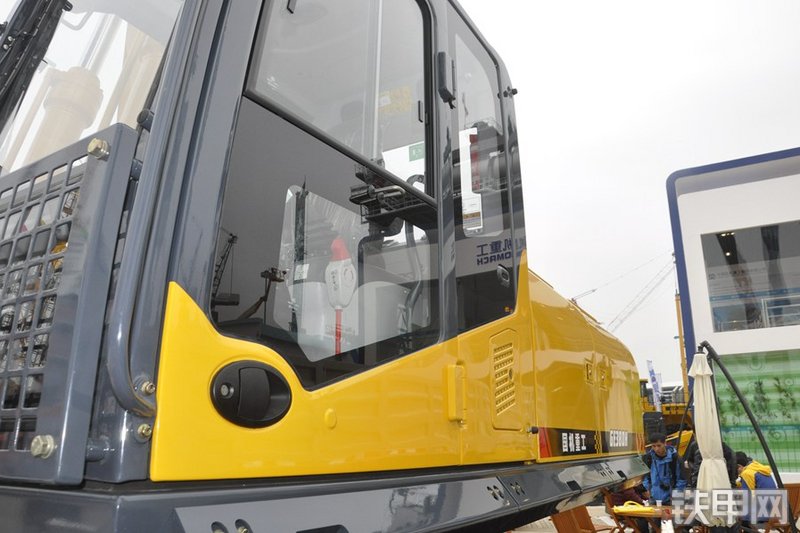 国机重工GE380H挖掘机局部