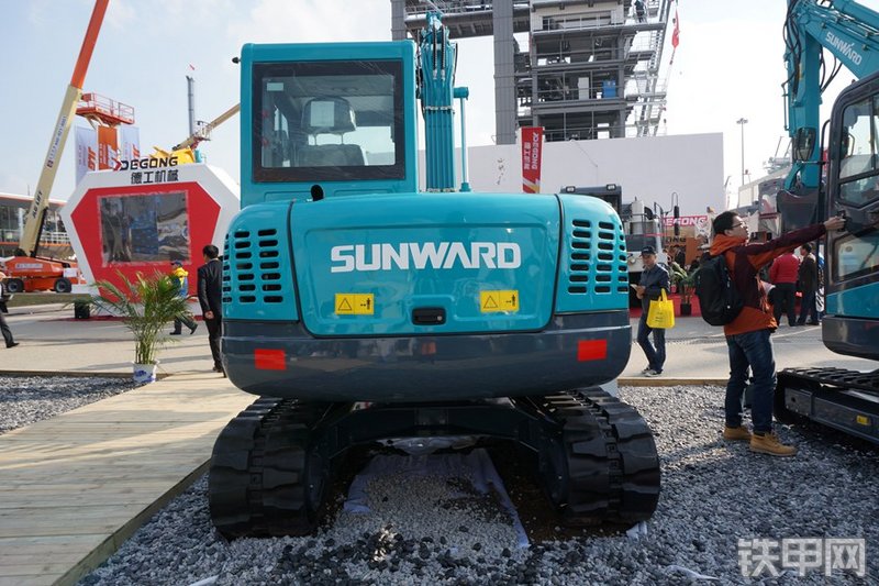 山河智能SWE80B挖掘机整机外观