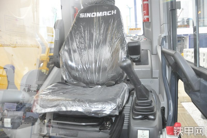 国机重工GE380H挖掘机局部