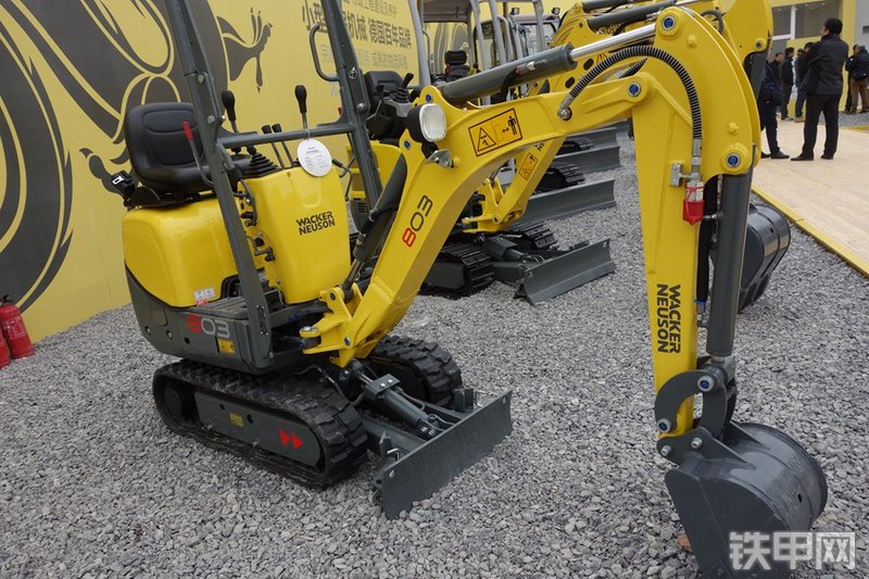 威克诺森803挖掘机整机外观