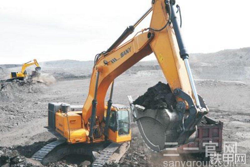 三一重工SY700C挖掘机整机外观