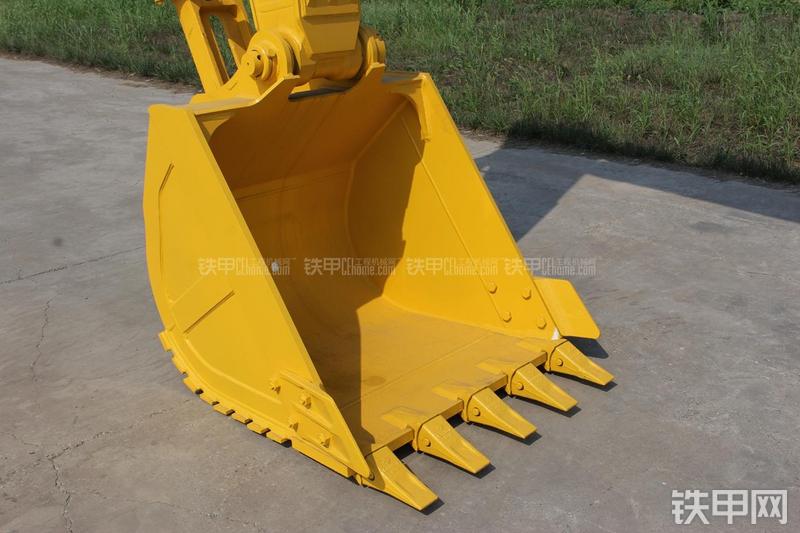 住友SH210-5挖掘机局部