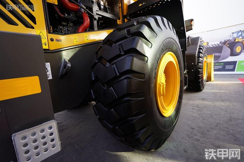 山东临工L959F装载机局部