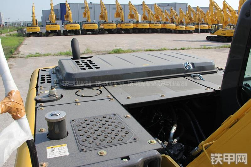 住友SH210-5挖掘机局部