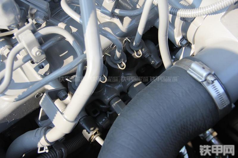 住友SH210-5挖掘机局部