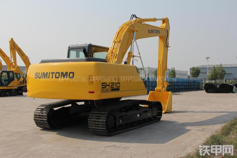 住友SH210-5挖掘机整机外观