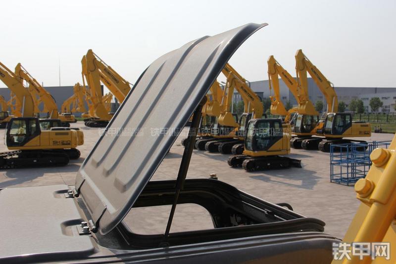 住友SH210-5挖掘机局部