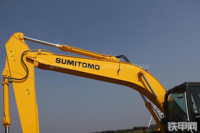 住友SH210-5挖掘机局部