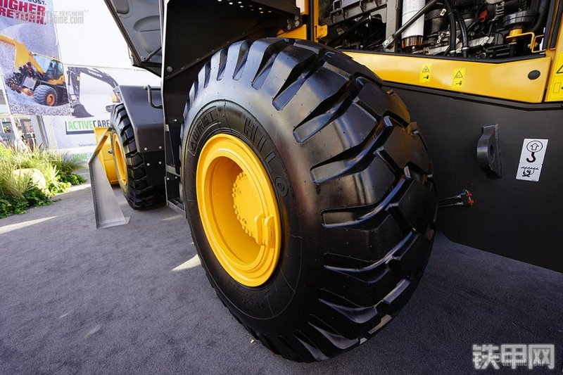 山东临工L959F装载机局部