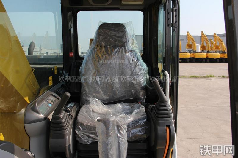 住友SH210-5挖掘机局部