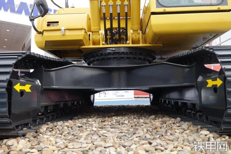 小松HB205-1M0挖掘机局部