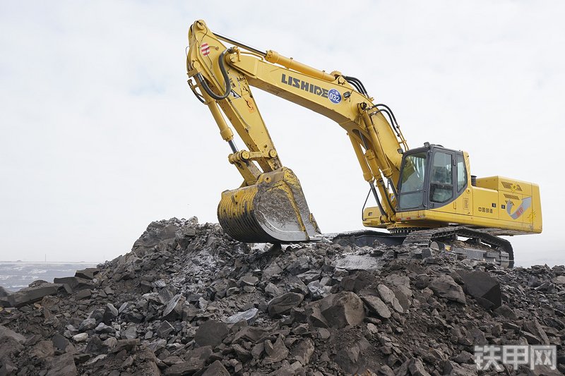 力士德SC2615挖掘机整机外观