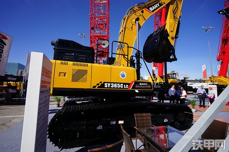 三一重工SY365CLC履带式挖掘机
