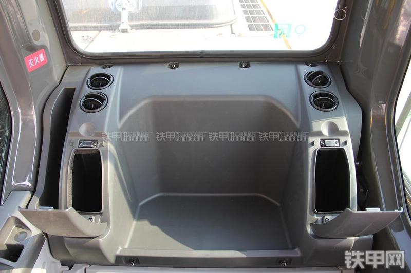 住友SH210-5挖掘机局部