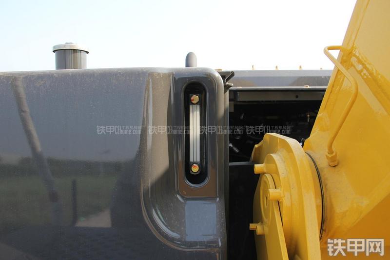 住友SH210-5挖掘机局部