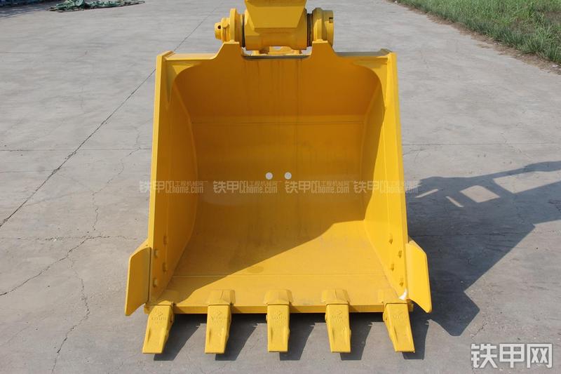 住友SH210-5挖掘机局部