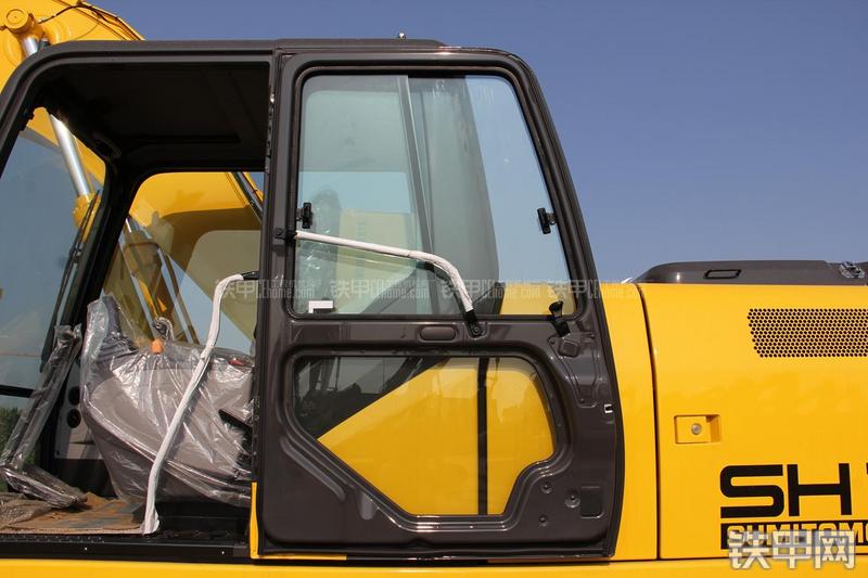 住友SH210-5挖掘机局部