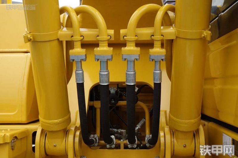 小松HB205-1M0挖掘机局部