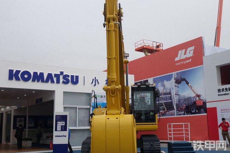 小松HB205-1M0挖掘机整机外观