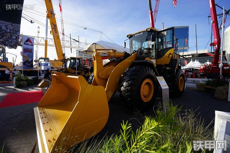 山东临工L959F装载机整机外观