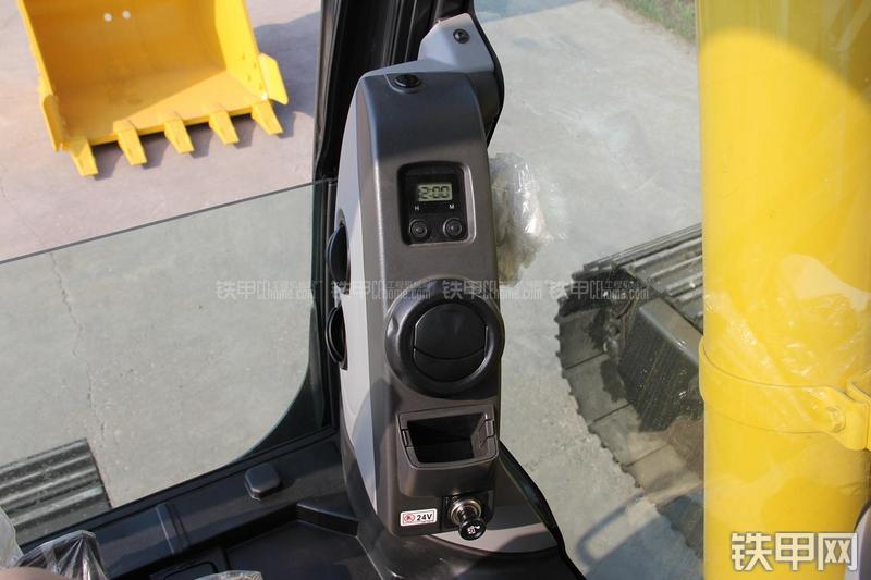 住友SH210-5挖掘机局部