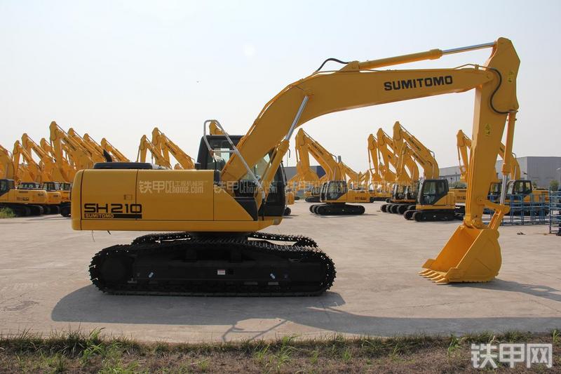 住友SH210-5挖掘机整机外观