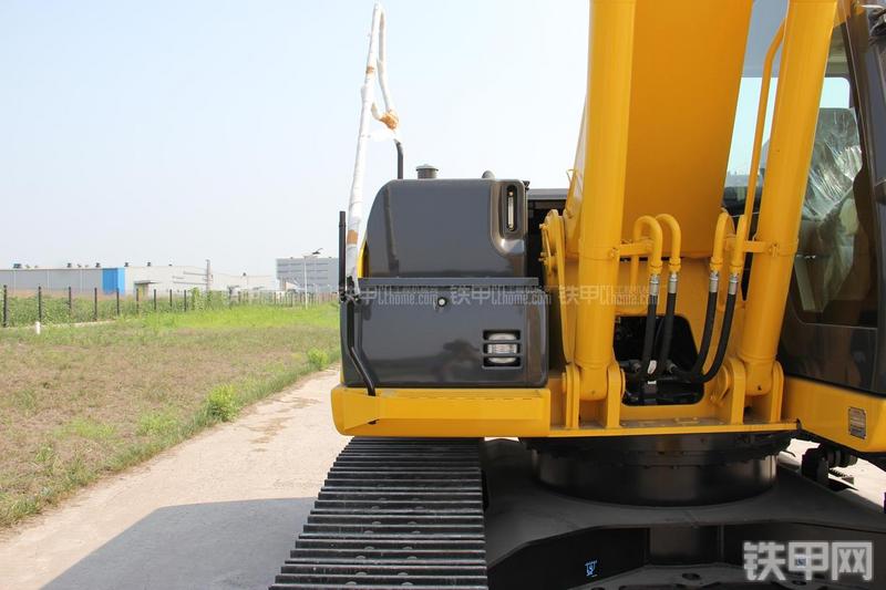 住友SH210-5挖掘机局部